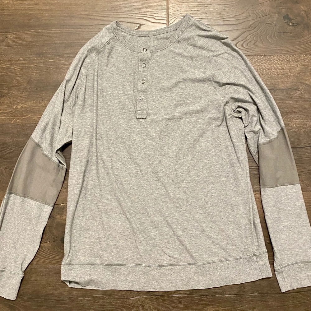 LuluLemon Gray Henley